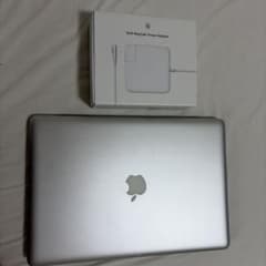 Apple MacBook Pro 15インチ 本体＋充電器付き 中古のサムネイル