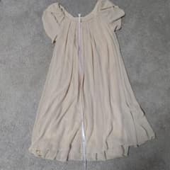 ベージュ シフォン ワンピースのサムネイル