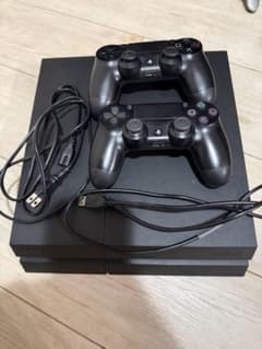 PS4 本体　コントローラー2つのサムネイル