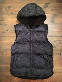★美品・moussy 迷彩(ブラック)リバーシブルダウンベストのサムネイル