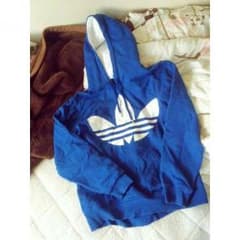 adidas トレーナーのサムネイル