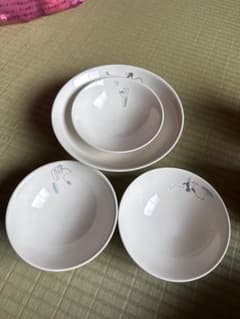 キャラクターイラスト入り 食器セット プレート1点 ボウル3点のサムネイル