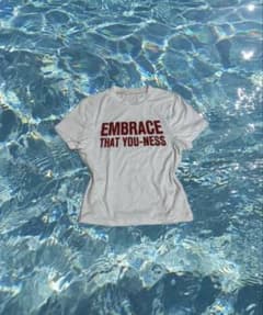 EMBRACE THAT YOU-NESS Tシャツのサムネイル