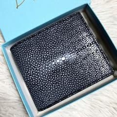【未使用】希少 エイ革 Lima STINGRAY LUCKY FISH折財布 未使用】希少 エイ革 Lima STINGRAY LUCKY FISH折財布 - メルカリ