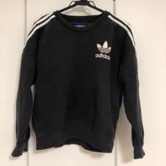 adidasトレーナーのサムネイル