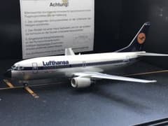 ルフトハンザ Boing737-300 Passau フィギュアのサムネイル