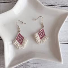 ハンドメイド ピアスのサムネイル