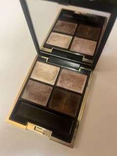 SUQQUデザイニングカラーアイズ01 優芍薬のサムネイル