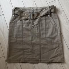 ベージュ ベルト付きタイトスカート　Burberryのサムネイル