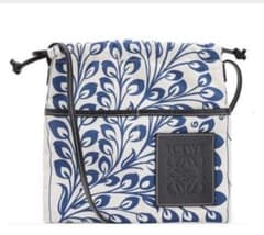 LOEWE ショルダーバッグのサムネイル