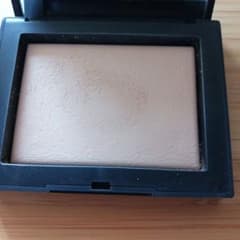 NARS ライトリフレクティングセッティングパウダー　プレストN FOG