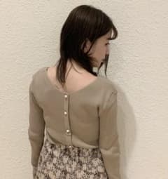❤︎who's who Chico❤︎ パックパールボタンリブニットのサムネイル