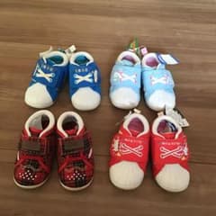 신품 태그 첨부 아기 신발 4 다리 세트 13cm