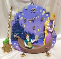 ディズニーストア ラプンツェル フリンライダー パスカル 掛け時計 フィギュア ディズニーストア ラプンツェル フリンライダー パスカル 掛け時計