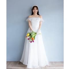 オフショルダー ホワイトウェディングドレスのサムネイル