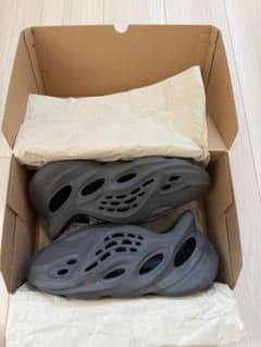 adidas YEEZY FOAM RUNNER Onyx 定価13000円のサムネイル