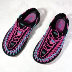 希少限定カラーKEEN UNEEKキーン　ユニーク ピンク✖️ブルー✖️ブラック24 希少限定カラーKEEN UNEEKキーン ユニーク ピンク✖️ブルー