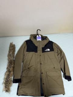 THE NORTH FACE マウンテン ダウン コート【美品】のサムネイル