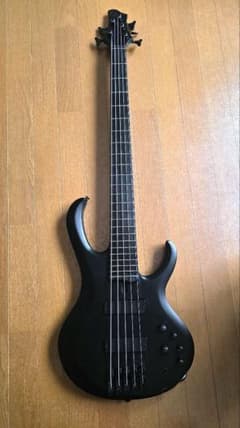 Ibanez BTB 625EX 5弦ベースのサムネイル