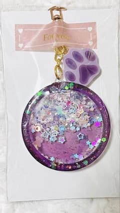【ハンドメイド】紫色 丸型 シャカシャカレジンチャームのサムネイル