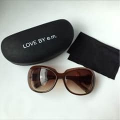LOVE BY e.m. サングラス ハート&蝶々チャーム付きのサムネイル