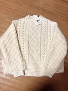 ZARAニット　シフォンパール付きのサムネイル
