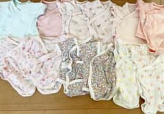 ユニクロ　半袖ボディースーツ　60 肌着　新生児　まとめ売りのサムネイル