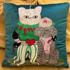 台湾限定ヒグチユウコ展 豪華特大刺繍 ギュスターヴくん クッション 樋口裕子 台湾 ヒグチユウコ展 限定 豪華特大刺繍 ギュスターヴくん クッション