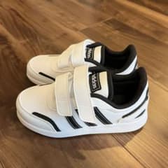 adidas スニーカー 18cmのサムネイル