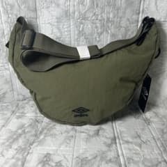 【新品タグ付】アンブロ UMBRO ショルダーバッグ カーキ ユニセックス