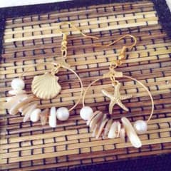 送料込み！パール、ヒトデシェルピアス♡のサムネイル