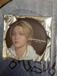 TREASURE NEW WAV 缶バッジ ドヨンのサムネイル