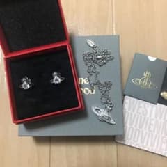 ヴィヴィアン ネックレス ピアス セットのサムネイル