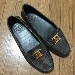 Tory Burch 限定柄ドライビングシューズのサムネイル