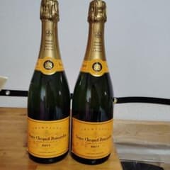 ヴーヴ・クリコ ブリュット 750ml 2本セットのサムネイル