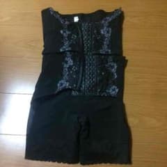 矯正下着のサムネイル