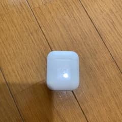 Apple AirPods(充電ケース・右)のサムネイル