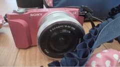 SONY α ミラーレス一眼 ピンク 2レンズセット　Wi-FiSDカード付 SONY α ミラーレス一眼 ピンク 2レンズセット Wi-FiSDカード付 - メルカリ