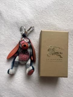 Burberry 犬型キーホルダー Burberry 犬型キーホルダー - メルカリ
