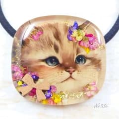 押し花と猫ちゃんのヘアゴム ハンドメイド レジン お花 リボン ネックレス 四角のサムネイル