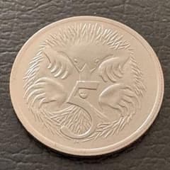 オーストラリア　50セント　記念硬貨　85枚 オーストラリア 5セント硬貨 1975年 - メルカリ
