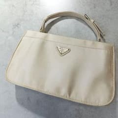 定番人気 プラダ PRADA ハンドバッグ ナイロン 三角ロゴ アイボリー 定番人気 プラダ PRADA ハンドバッグ ナイロン 三角ロゴ アイボリー