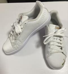 PUMA ホワイト スニーカー　23.5㎝のサムネイル