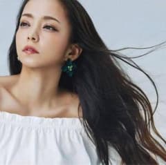安室奈美恵　ピアスのサムネイル