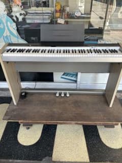 超価格、カシオ電子ピアノPX200、人気のコンパクト、88鍵ピアノ強弱タッチ♪ 超価格、カシオ電子ピアノPX200、人気のコンパクト、88鍵ピアノ強弱