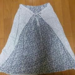 イルカ様専用☆YARRA花柄エプロンスカートのサムネイル