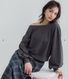 オフショルダー ダークグレー ニットのサムネイル