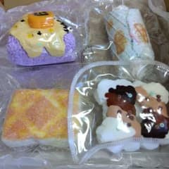 ブランドトロンスクイーズ　セット販売　粉付き氷バターパン 等のサムネイル