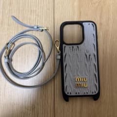 miu miu iPhone15proケースのサムネイル