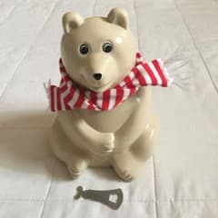 北欧 シロクマ 貯金箱のサムネイル